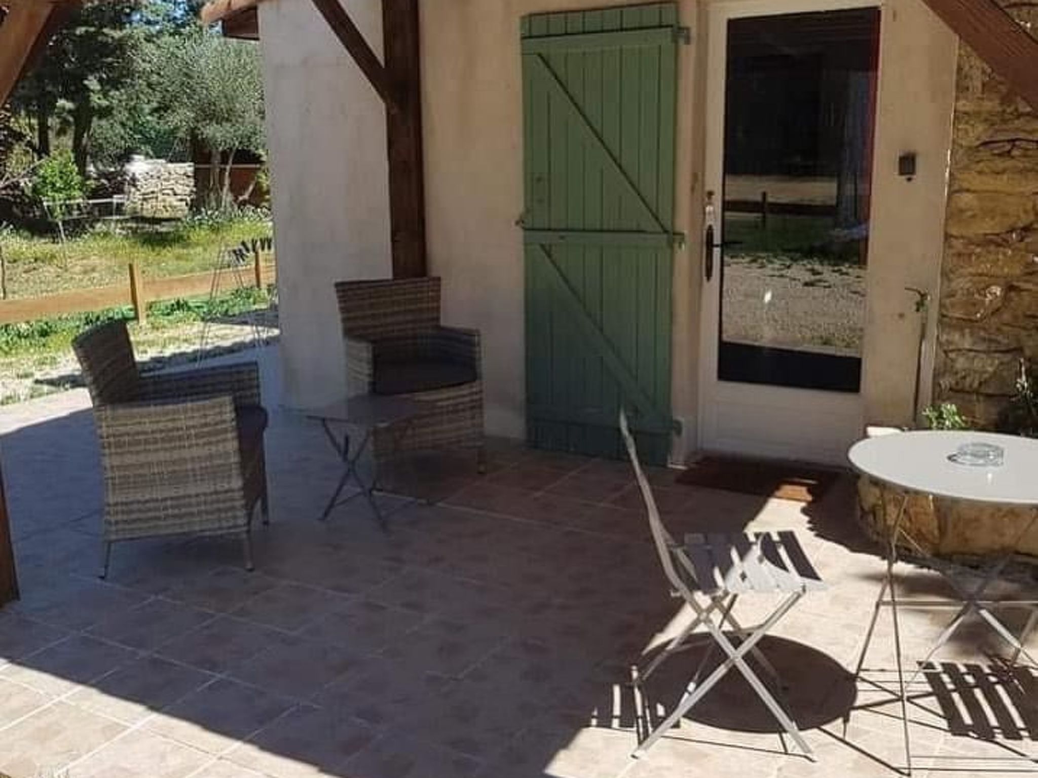 Studiowohnung mit Terrasse - Pool, Tennis, Bouleplatz-Image-tags.info