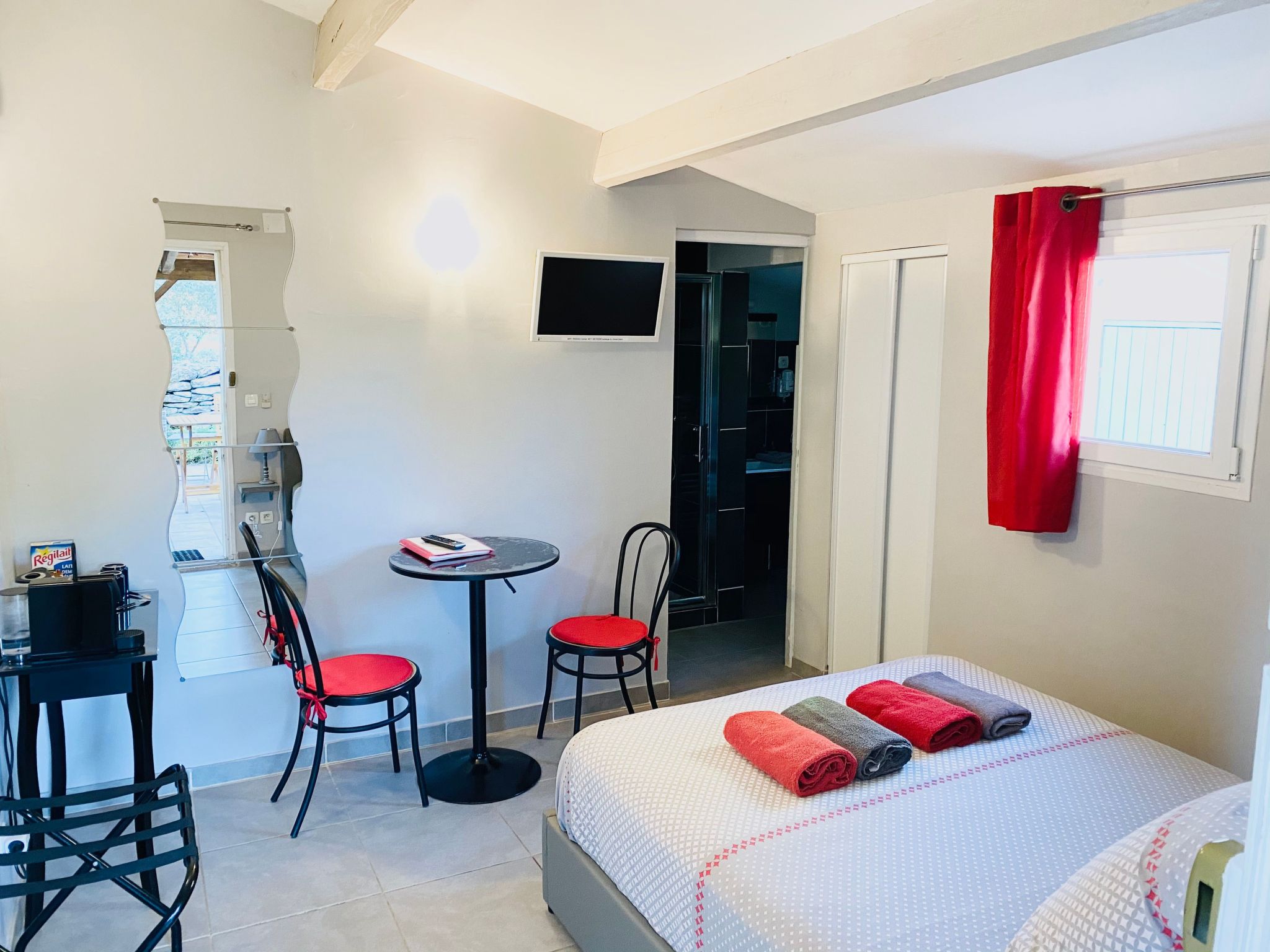 Studiowohnung mit Terrasse - Pool, Tennis, Bouleplatz-Image-tags.info