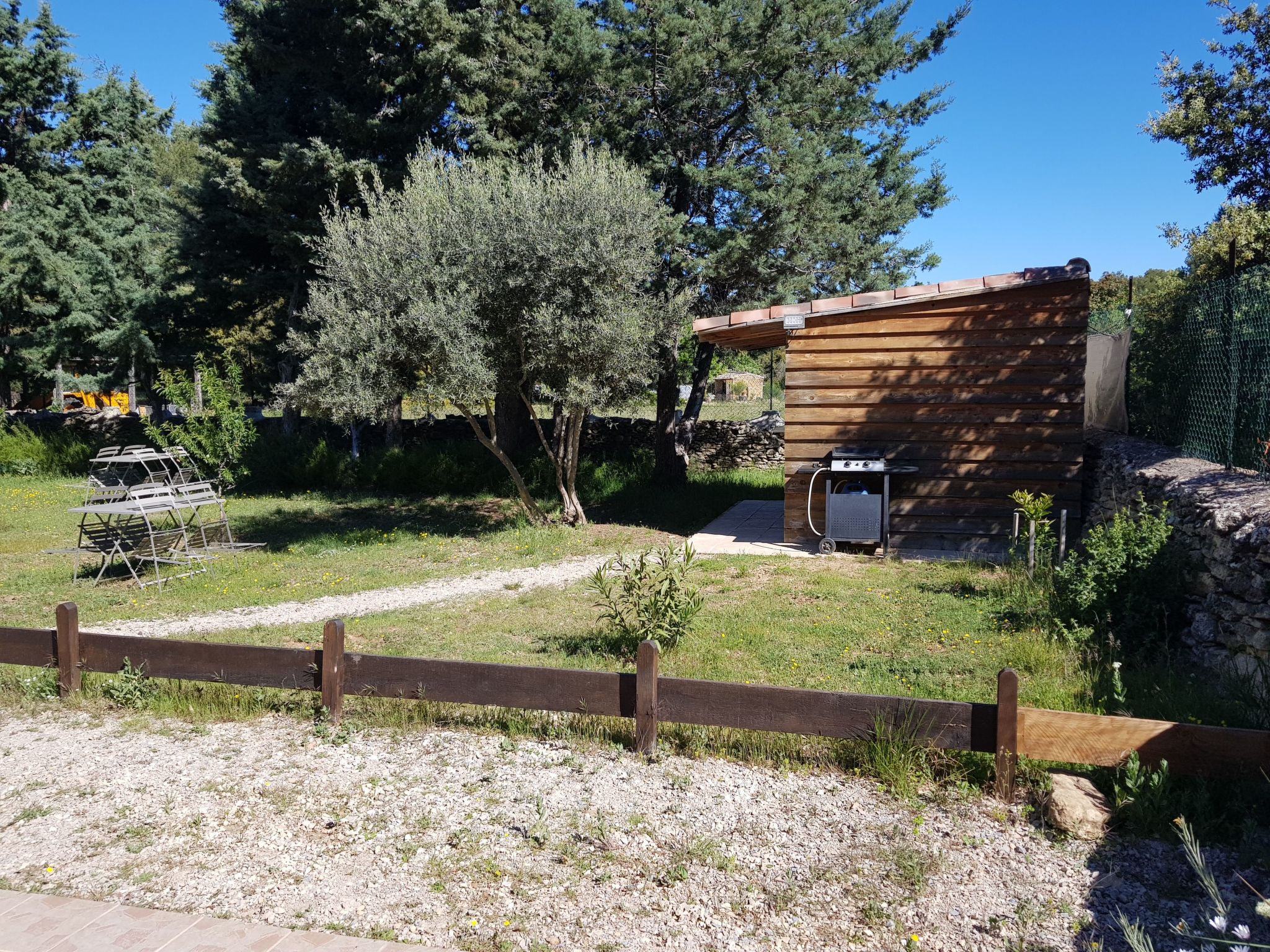 Studiowohnung mit Terrasse - Pool, Tennis, Bouleplatz-Image-tags.info