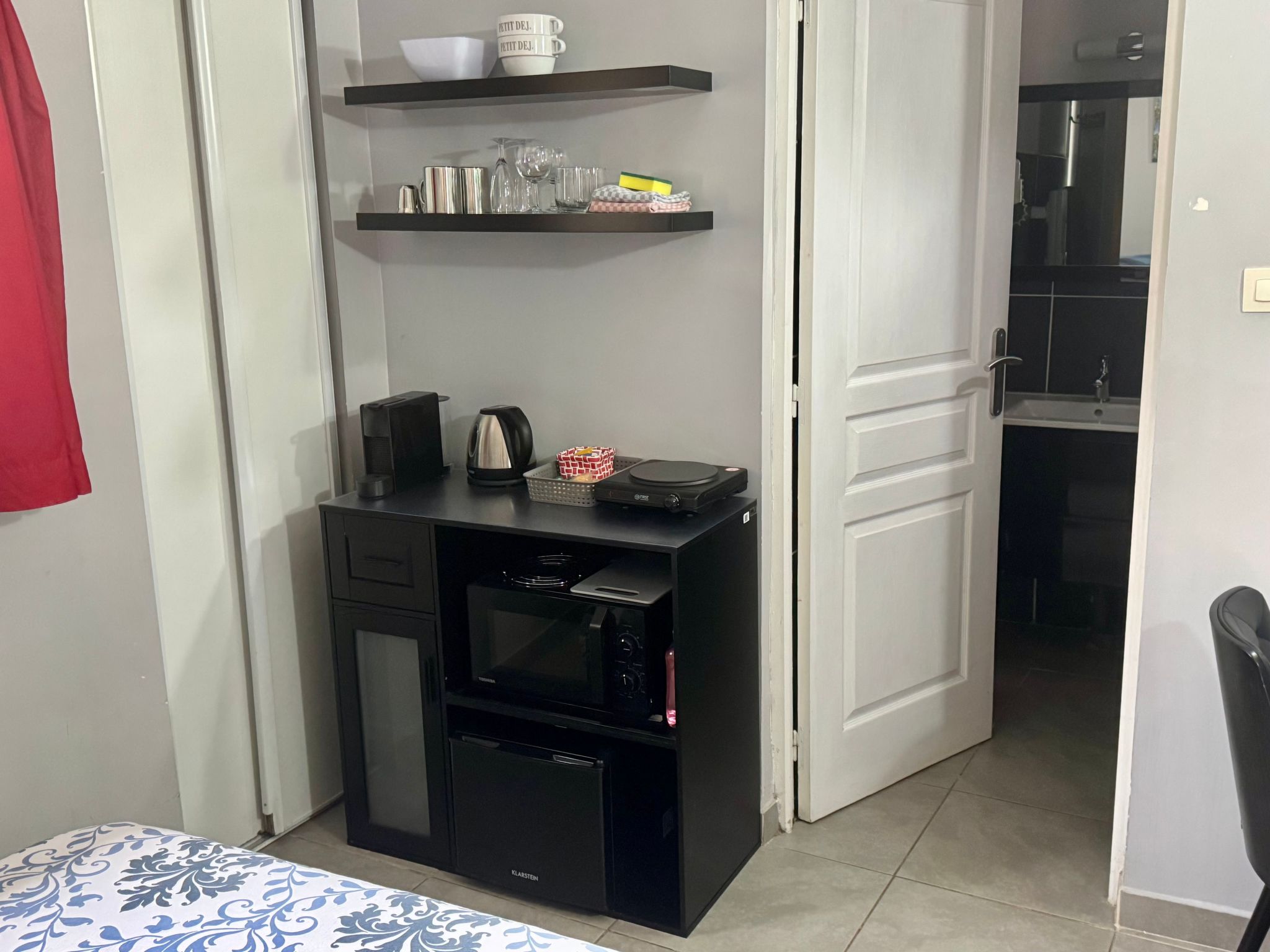 Studiowohnung mit Terrasse - Pool, Tennis, Bouleplatz-Image-tags.info