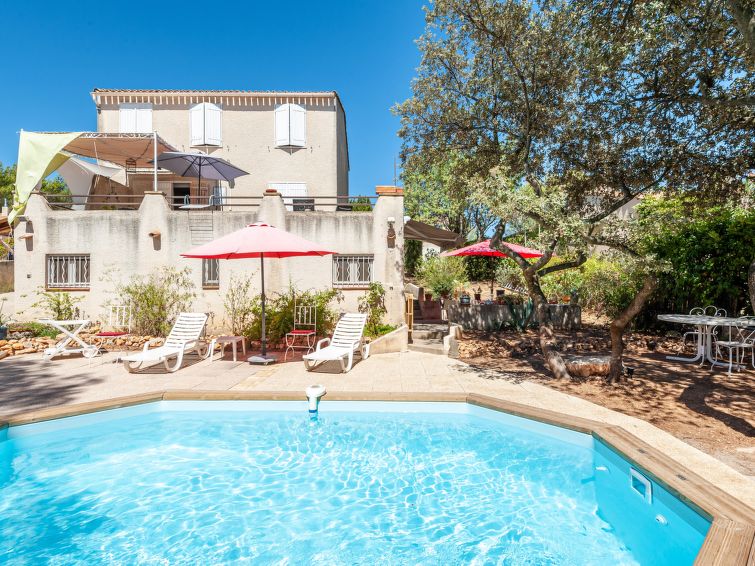 Search and Stay destination Lambesc, Provence-Alpes-Côte d'Azur - France from AU$ 88. Mireio