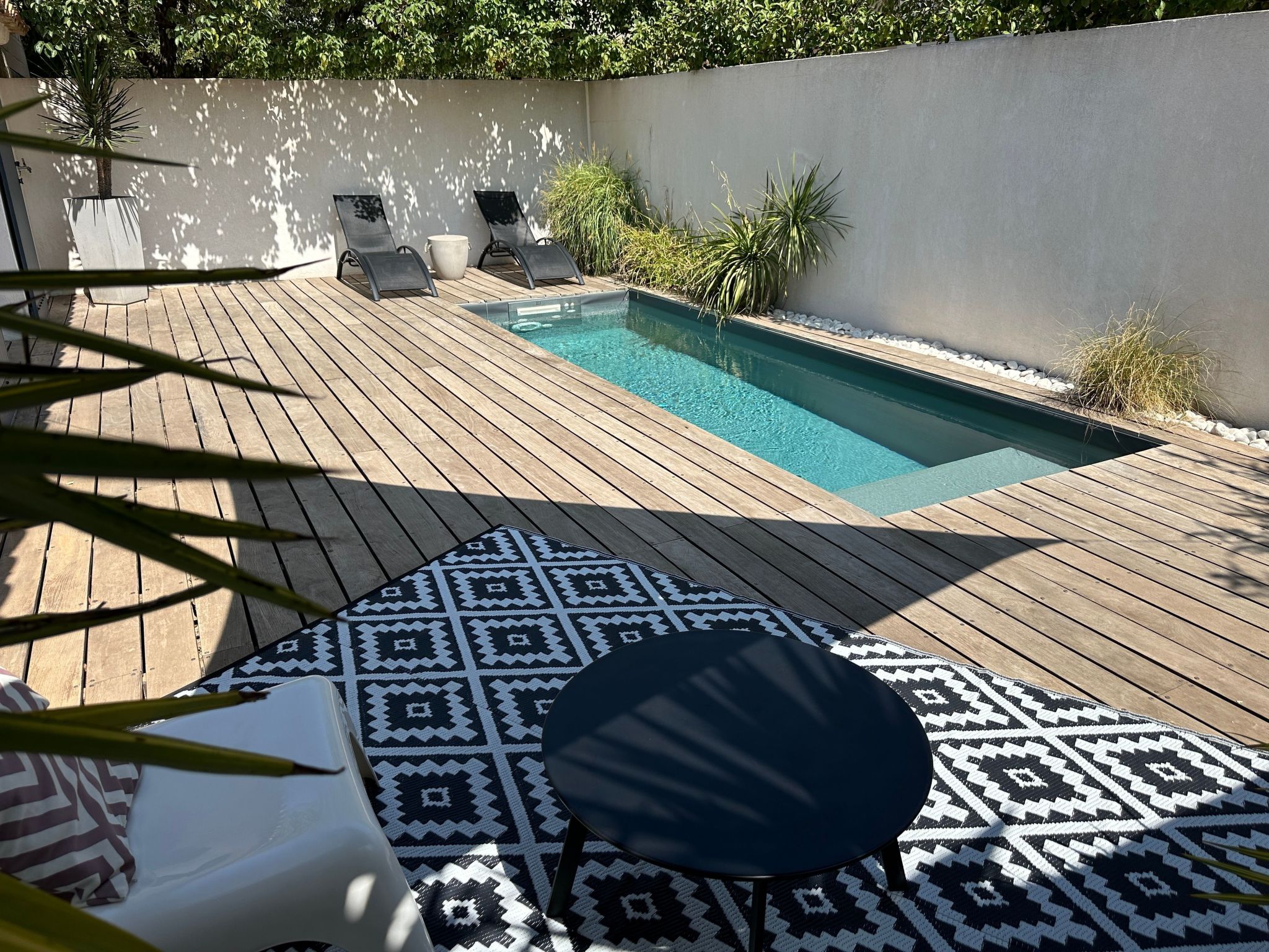 Eine kleine Ecke der Provence. Privater beheizter Pool-Binnen