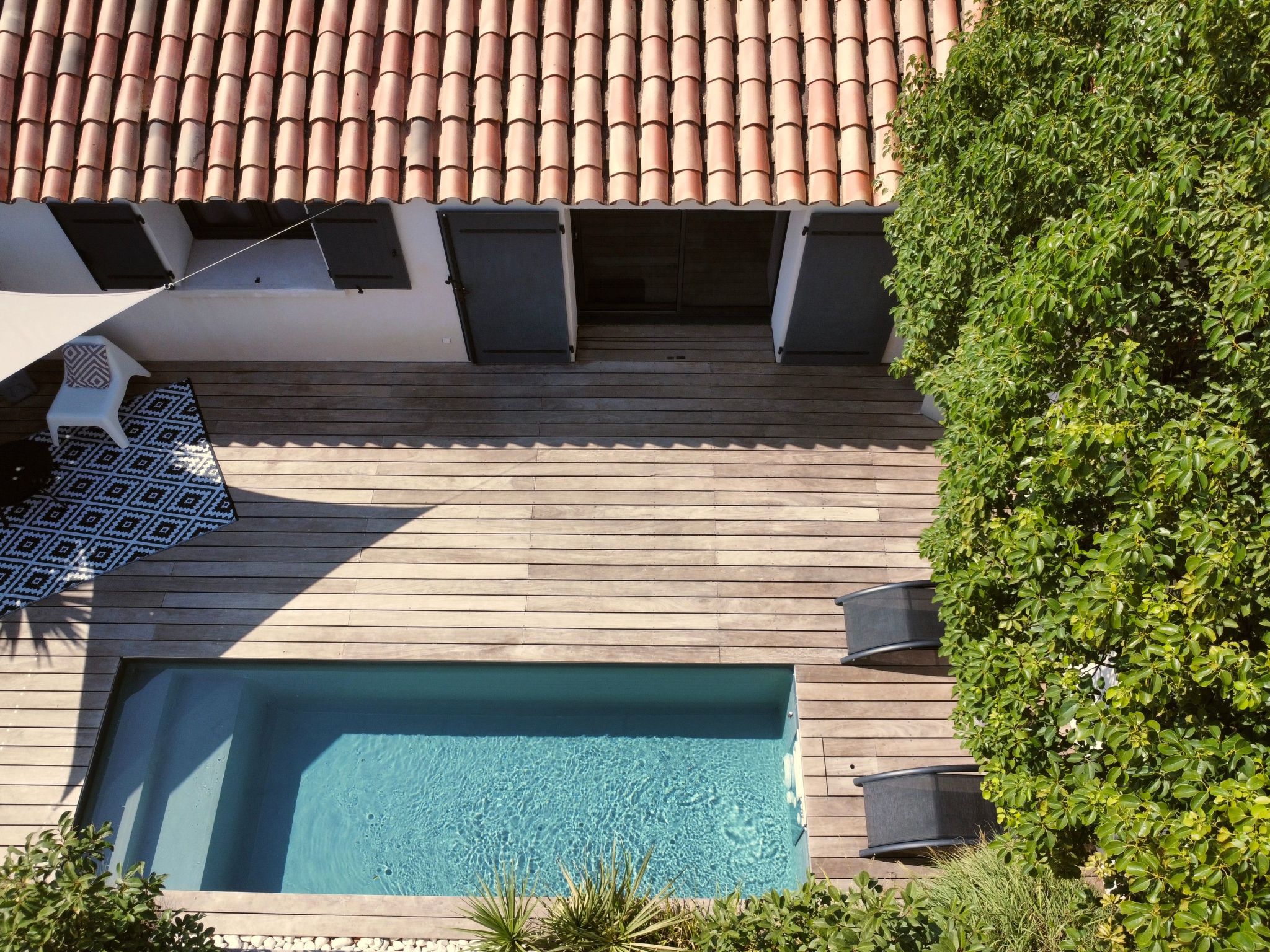 Eine kleine Ecke der Provence. Privater beheizter Pool-Binnen