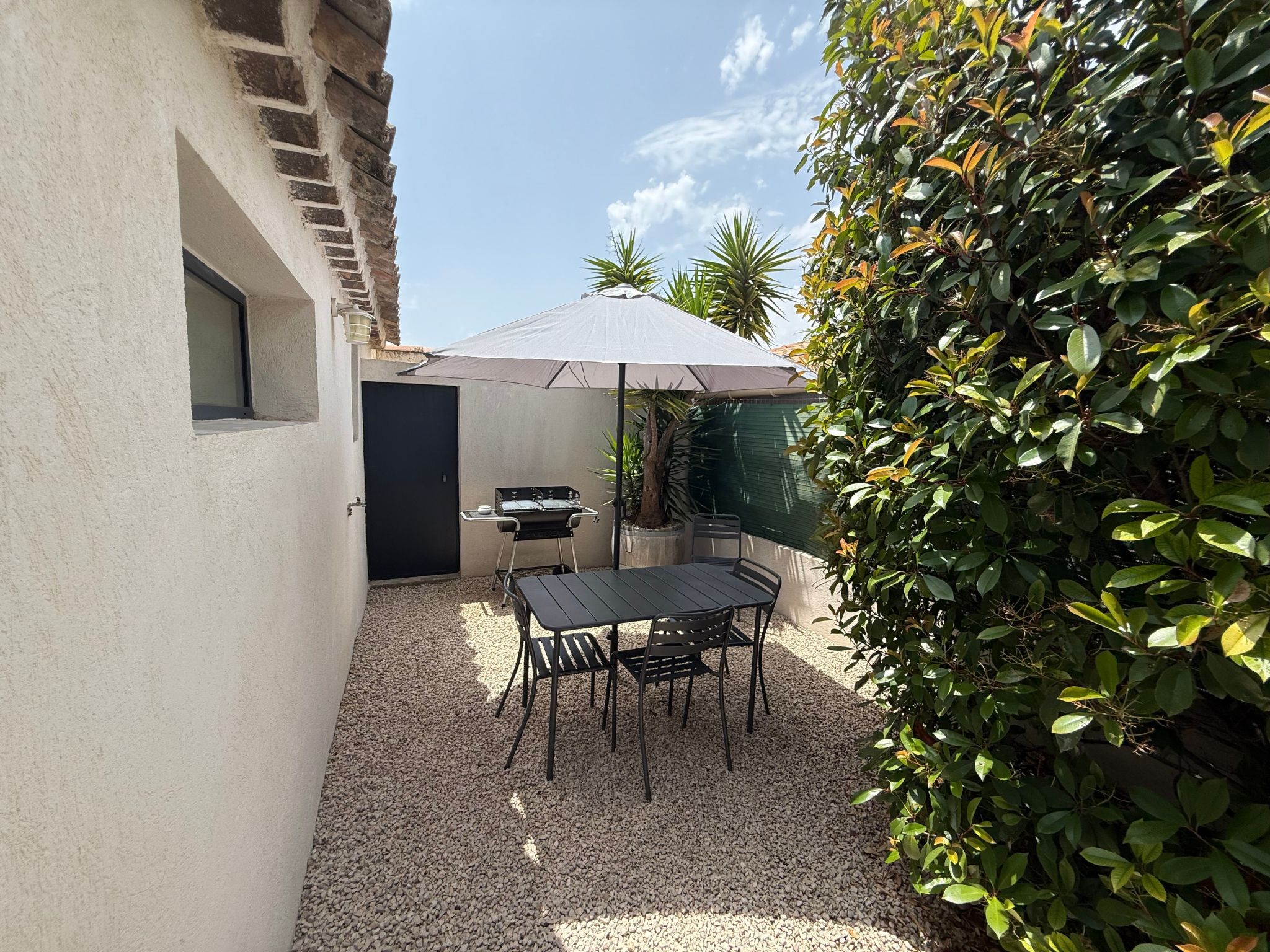 Eine kleine Ecke der Provence. Privater beheizter Pool-Binnen