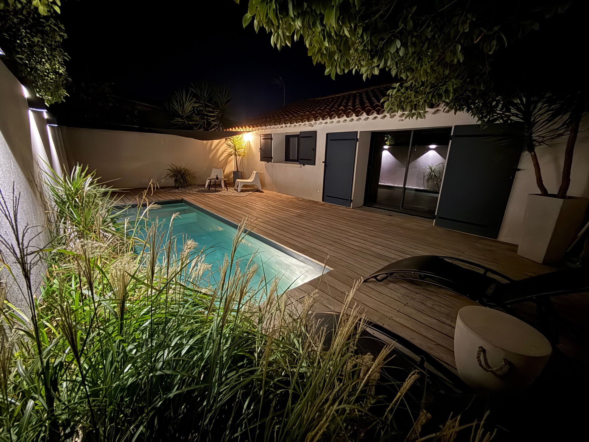 Eine kleine Ecke der Provence. Privater beheizter Pool-Binnen