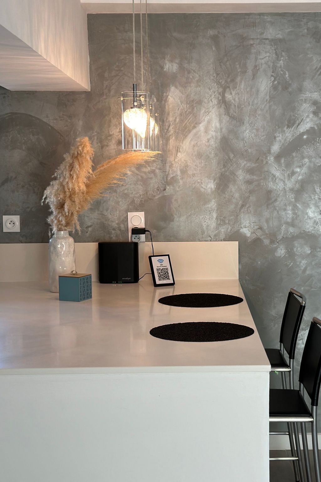 Eine kleine Ecke der Provence. Privater beheizter Pool-Binnen