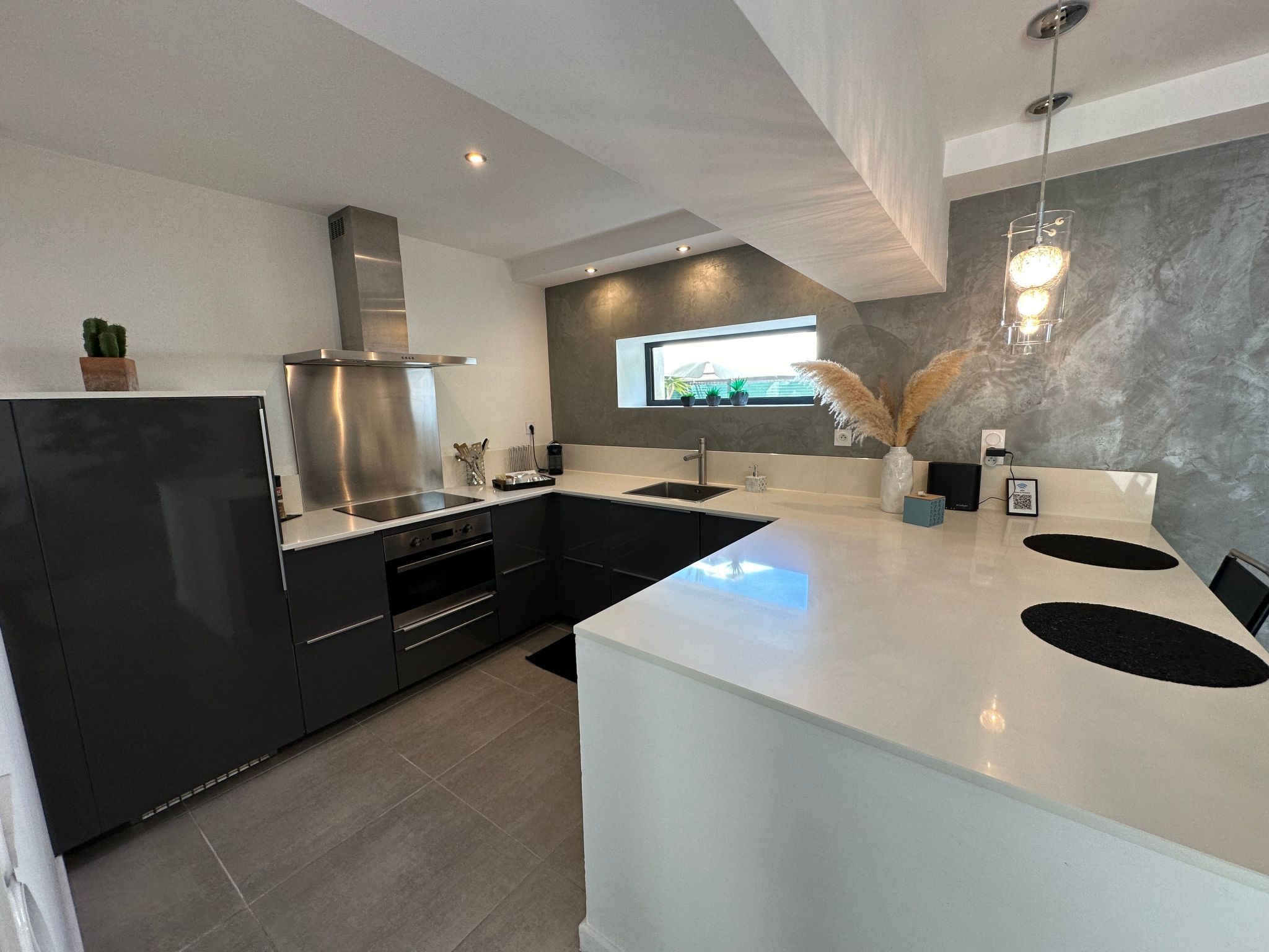 Eine kleine Ecke der Provence. Privater beheizter Pool-Binnen