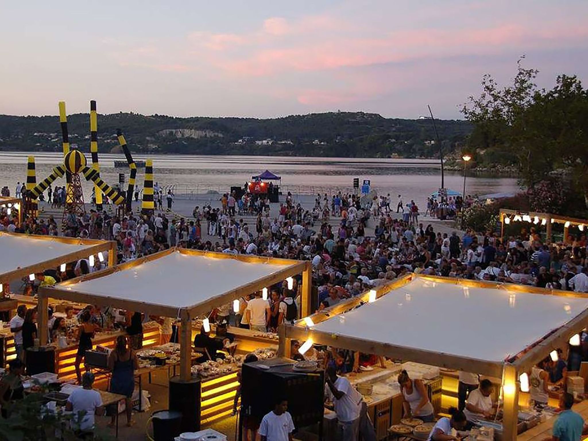 Eine kleine Ecke der Provence. Privater beheizter Pool-Binnen