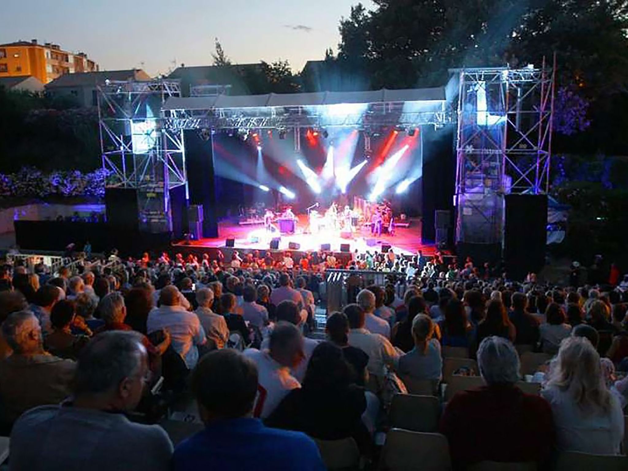 Eine kleine Ecke der Provence. Privater beheizter Pool-Binnen