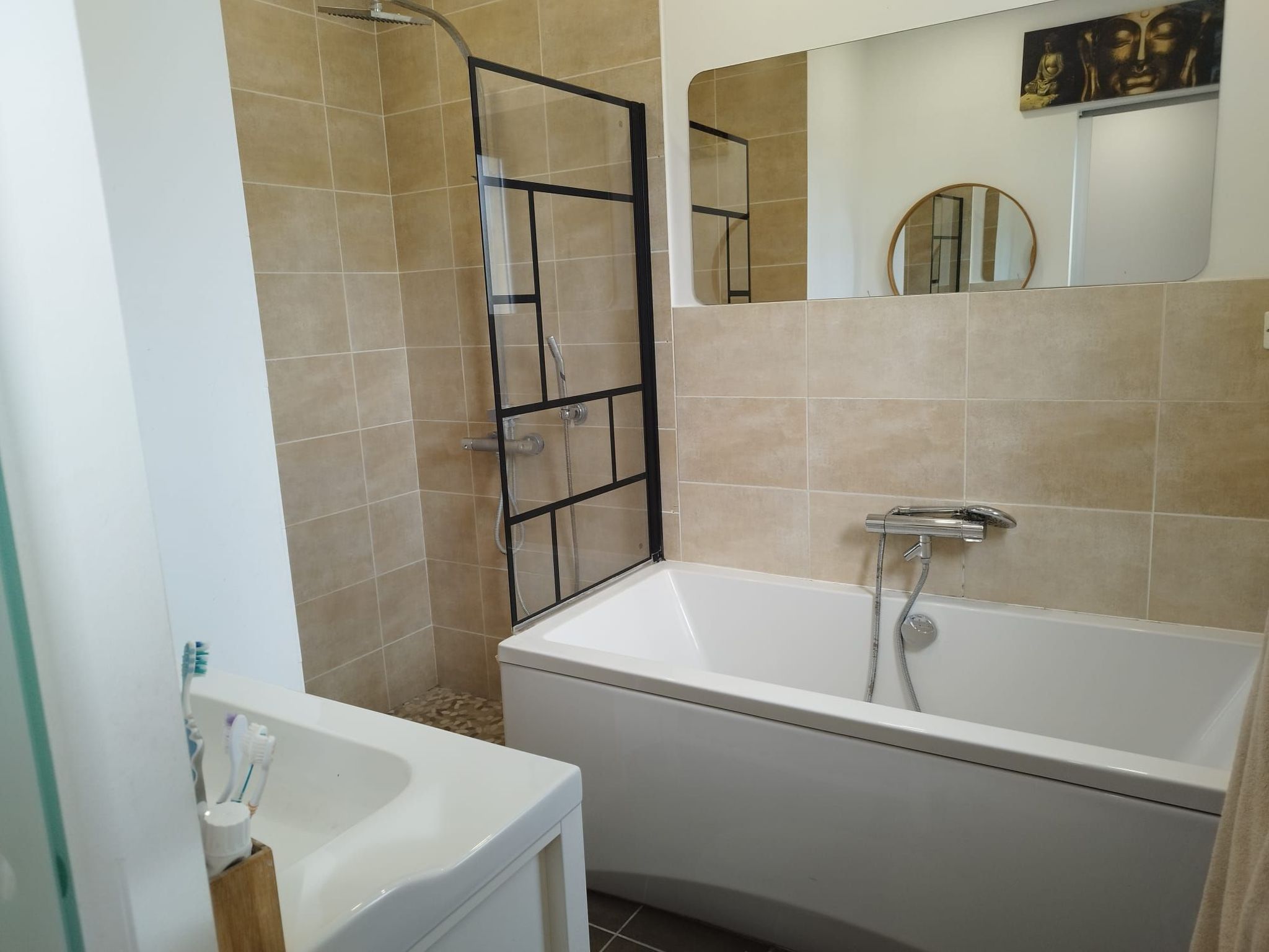 Charmantes Haus mit Pool und Garten-Inside