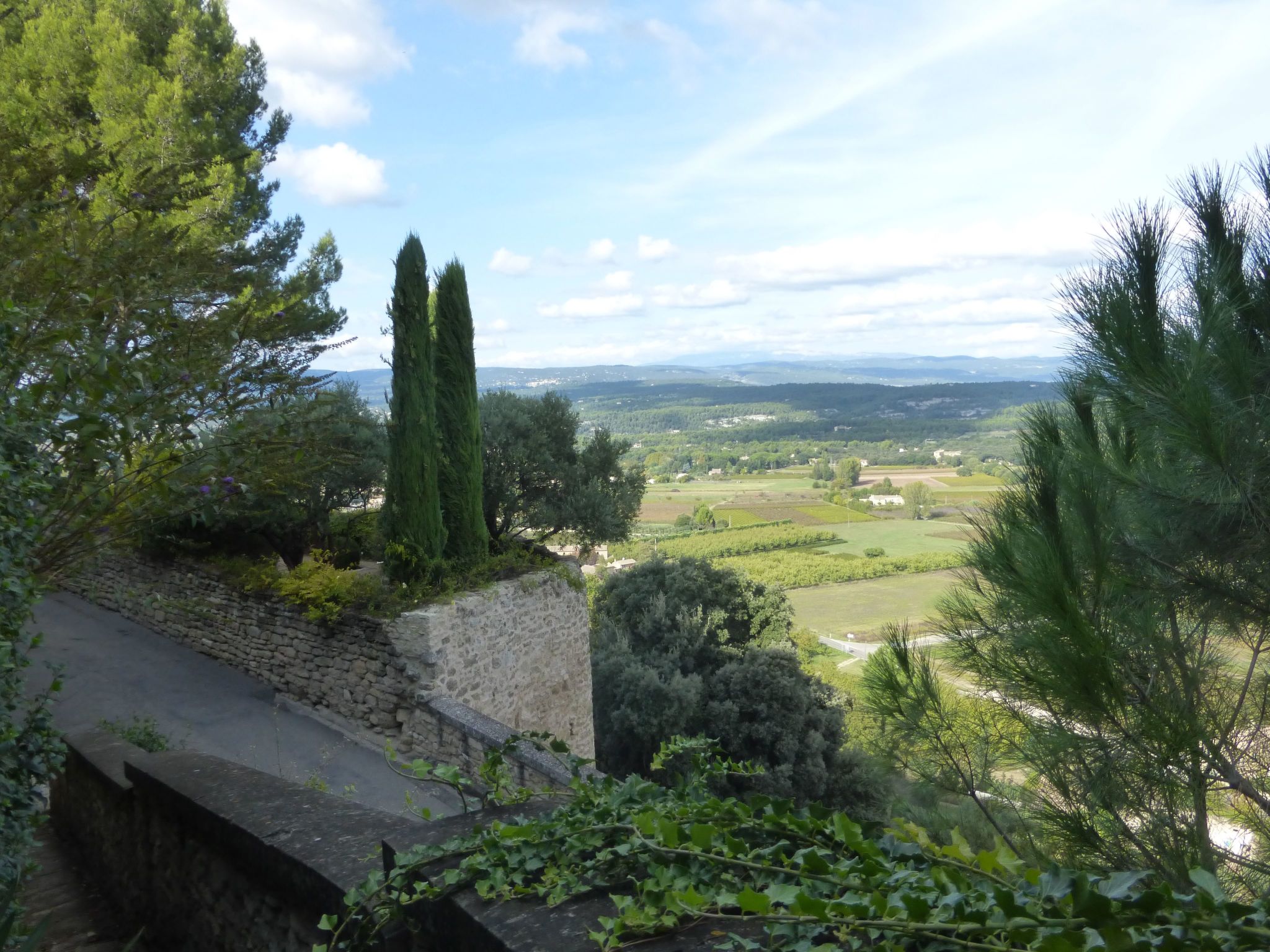 Charmantes Haus mit Pool und Garten-Inside