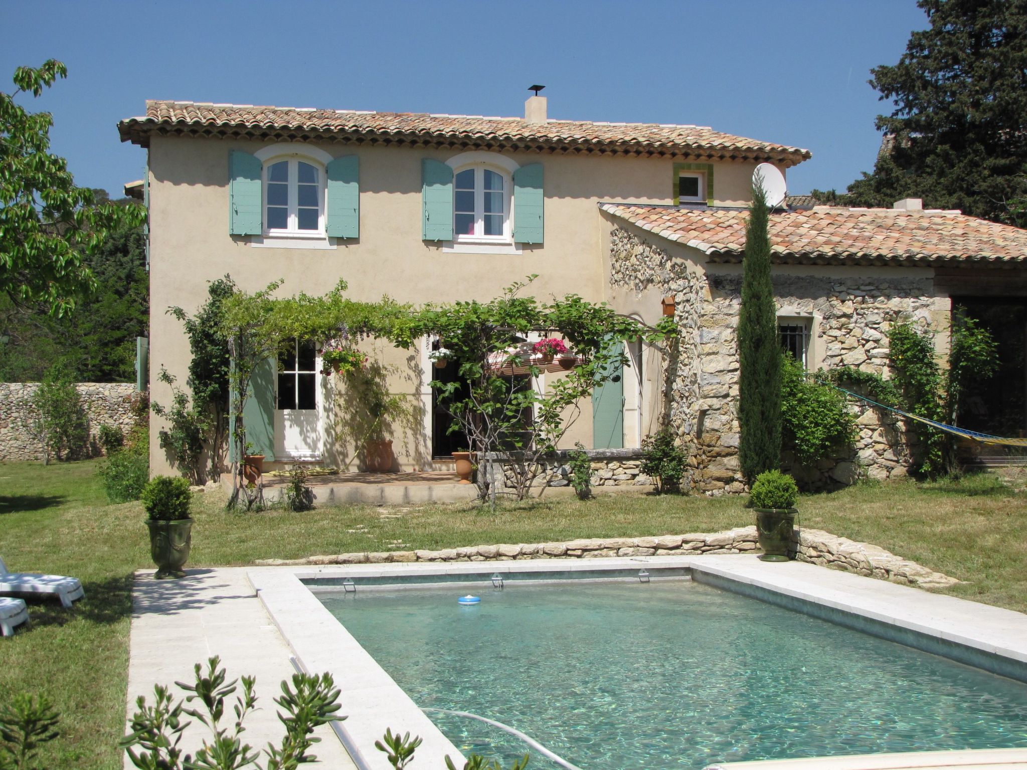 Vakantiehuis met omheinde tuin in Puget (Frankrijk) 1 hond is welkom