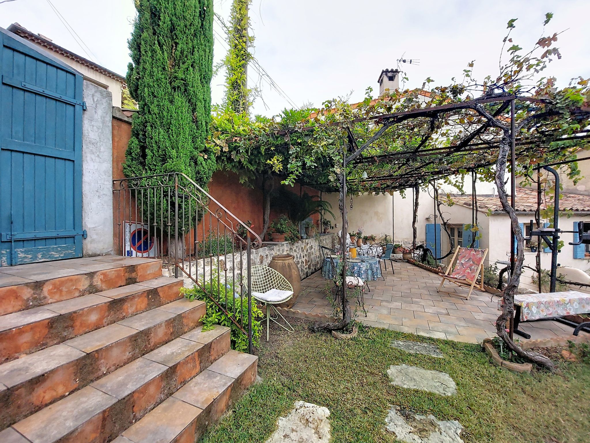 Maison de Village Manolsi - Draußen