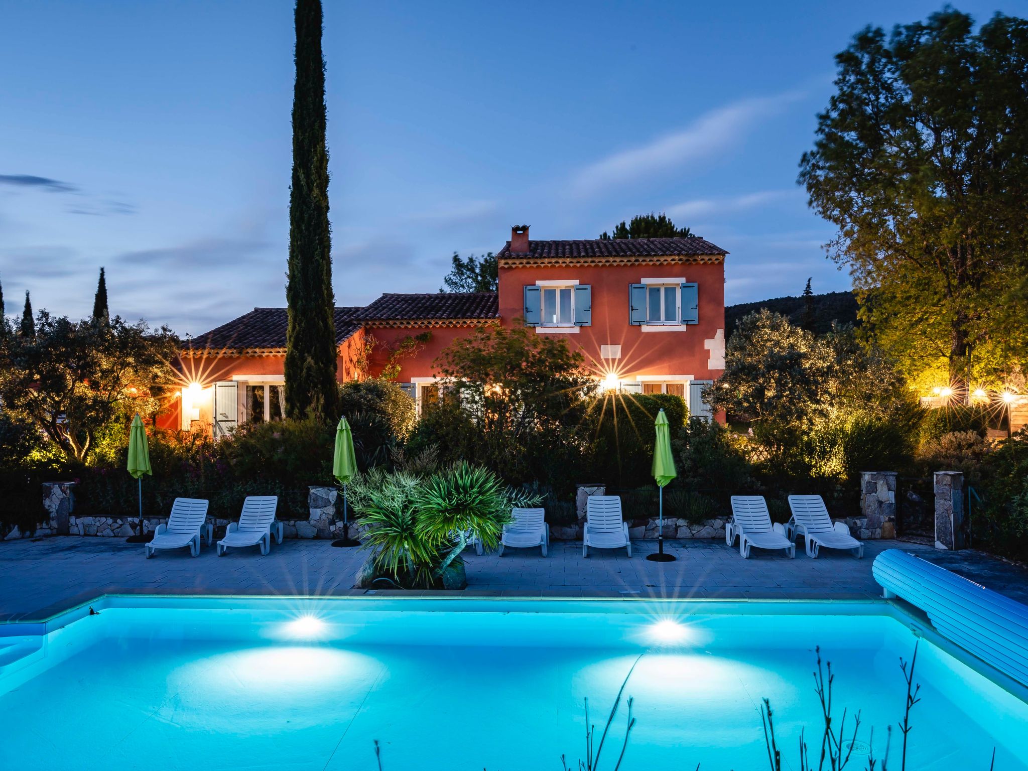 Les amandiers-Buiten