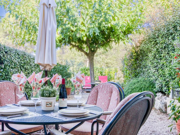 Search and Stay destination Nans-les-Pins, Provence-Alpes-Côte d'Azur - France from AU$ 166. La Cigale