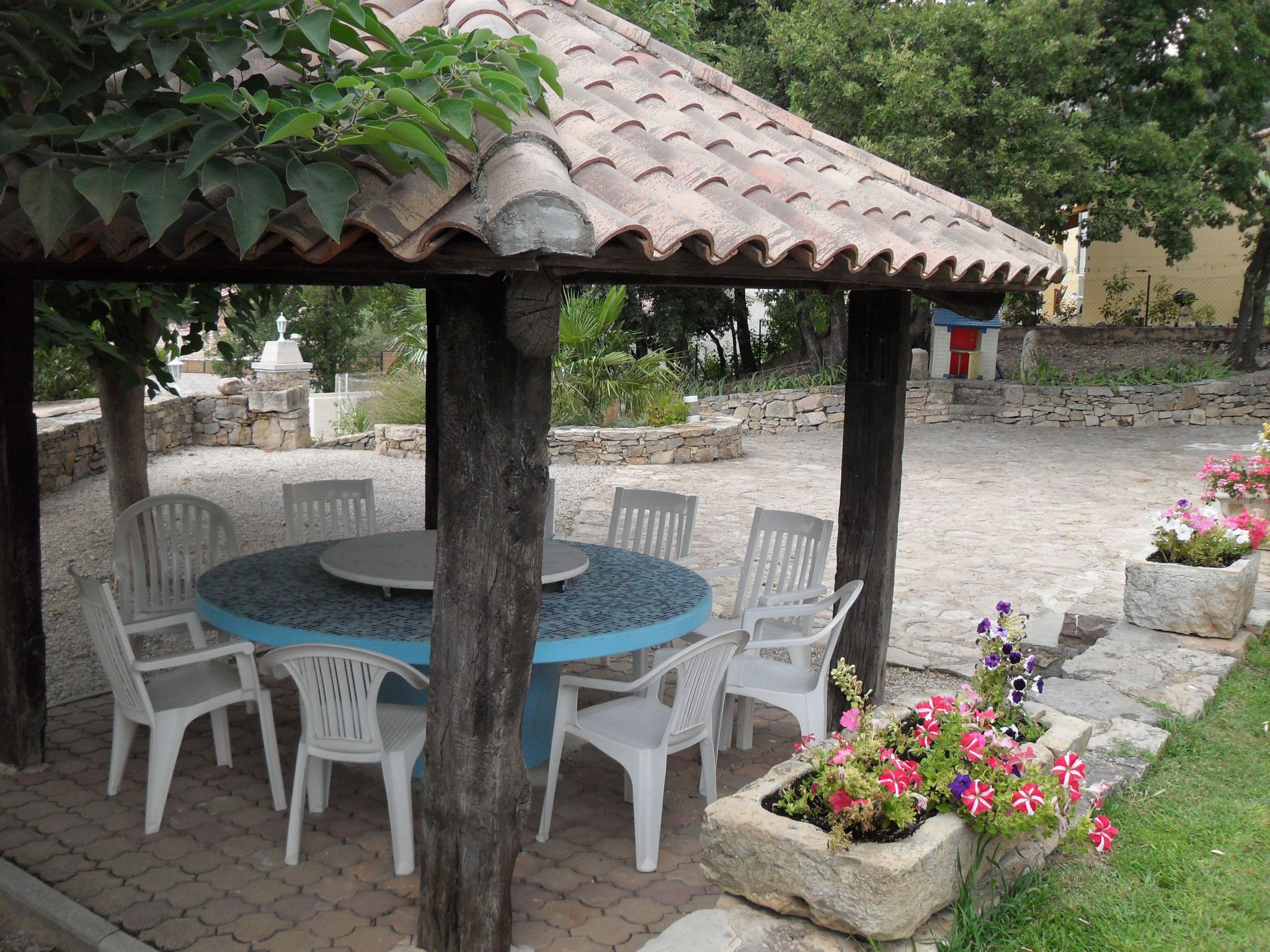 Beheizter Pool ab Mitte April-Inside