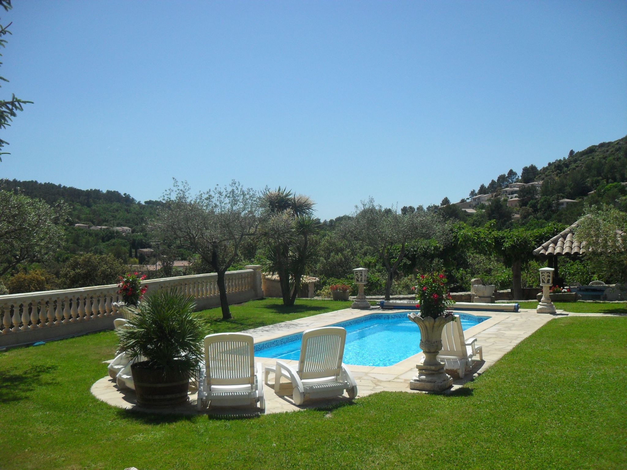 Beheizter Pool ab Mitte April-Inside