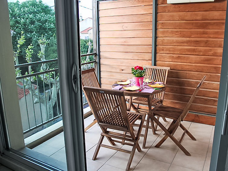 Search and Stay destination La Ciotat, Provence-Alpes-Côte d'Azur - France from AU$ 243. L'Ilot Saint Jacques