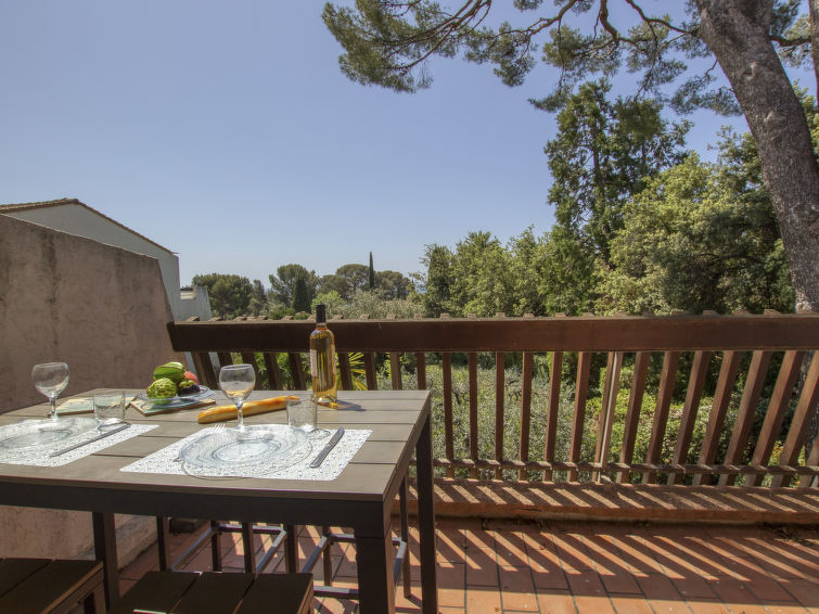 Search and Stay destination La Ciotat, Provence-Alpes-Côte d'Azur - France from AU$ 150. Le Bali