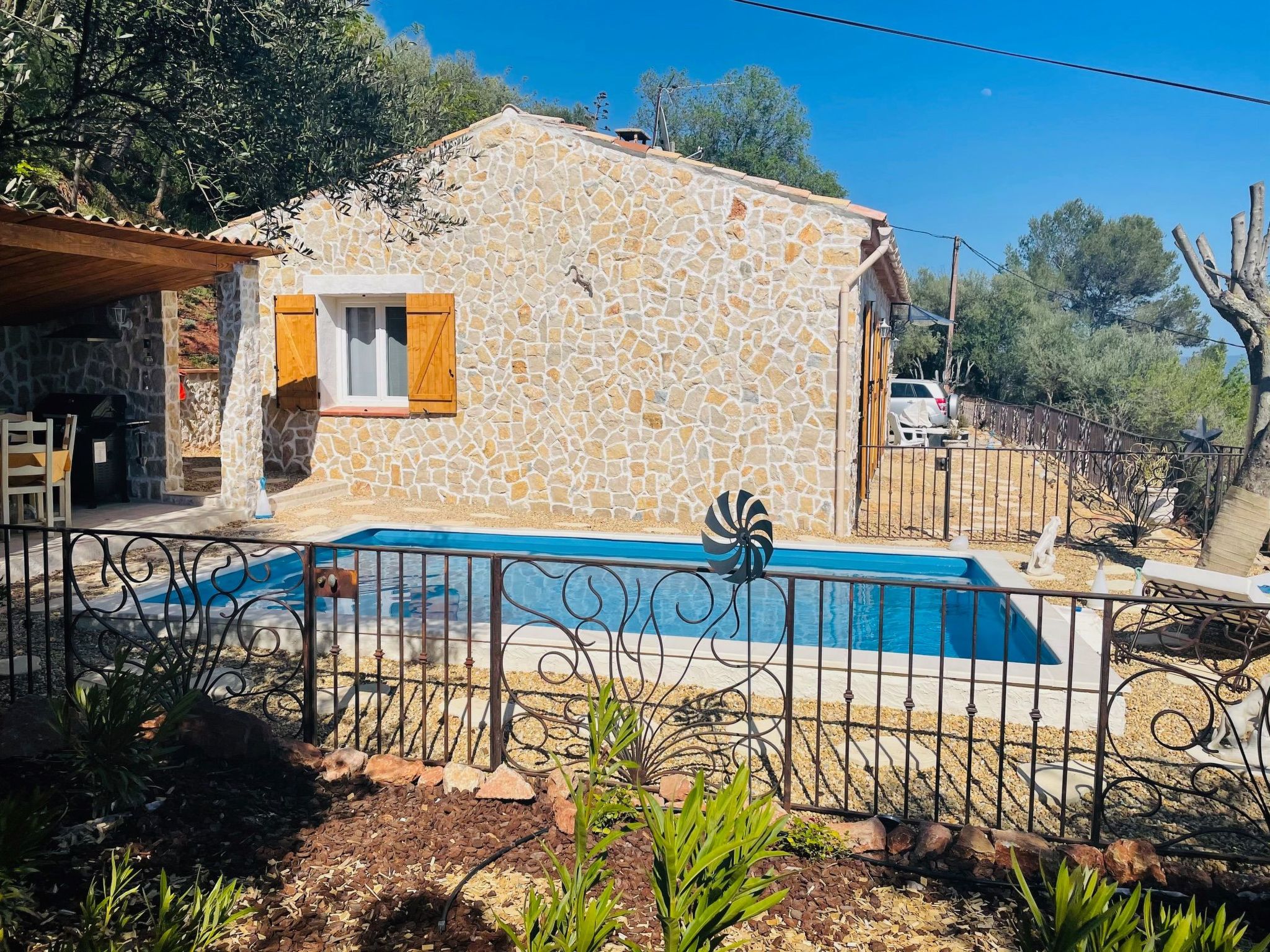 Villa "Les Alloes"-Inside