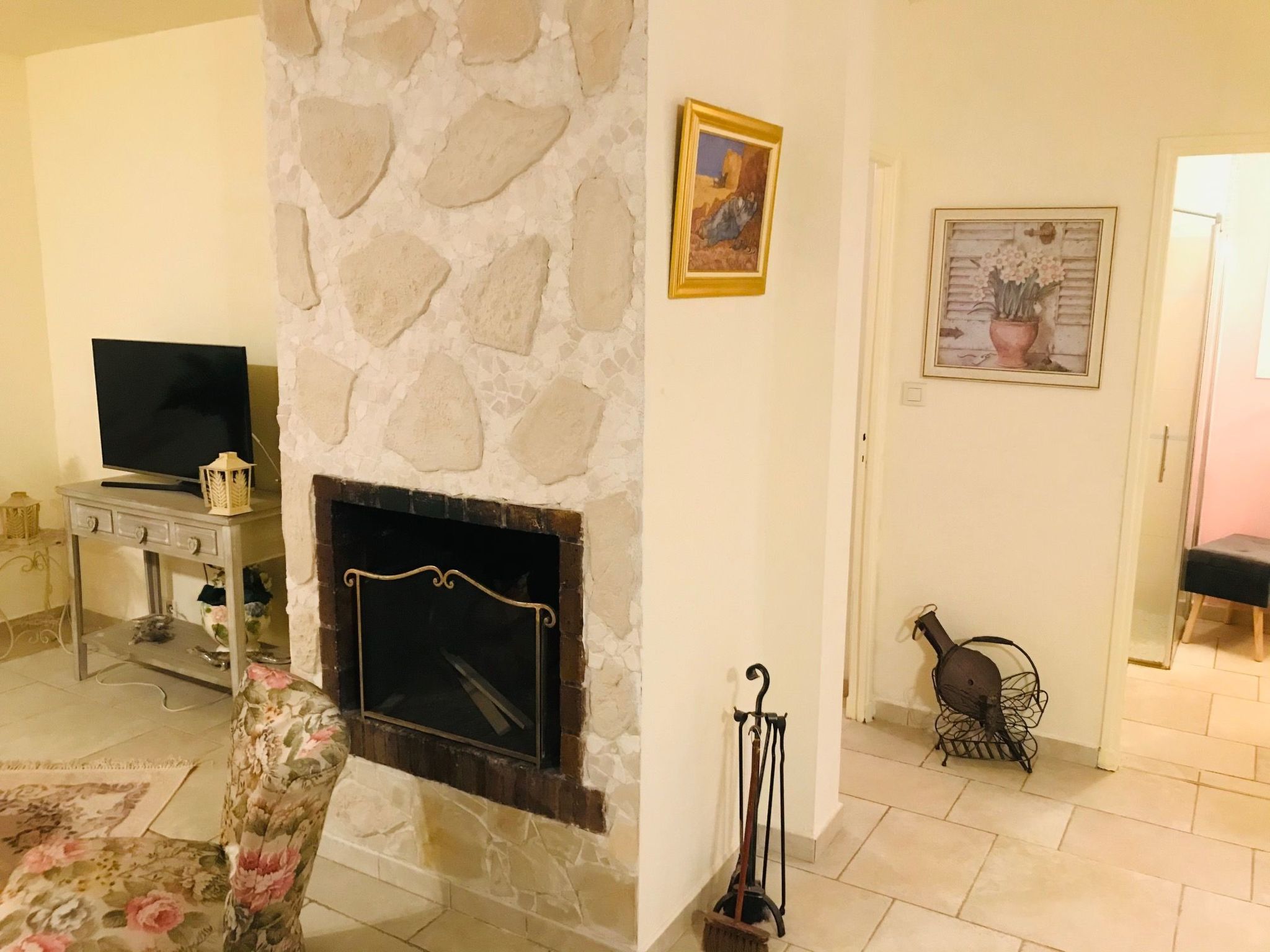 Villa "Les Alloes"-Inside