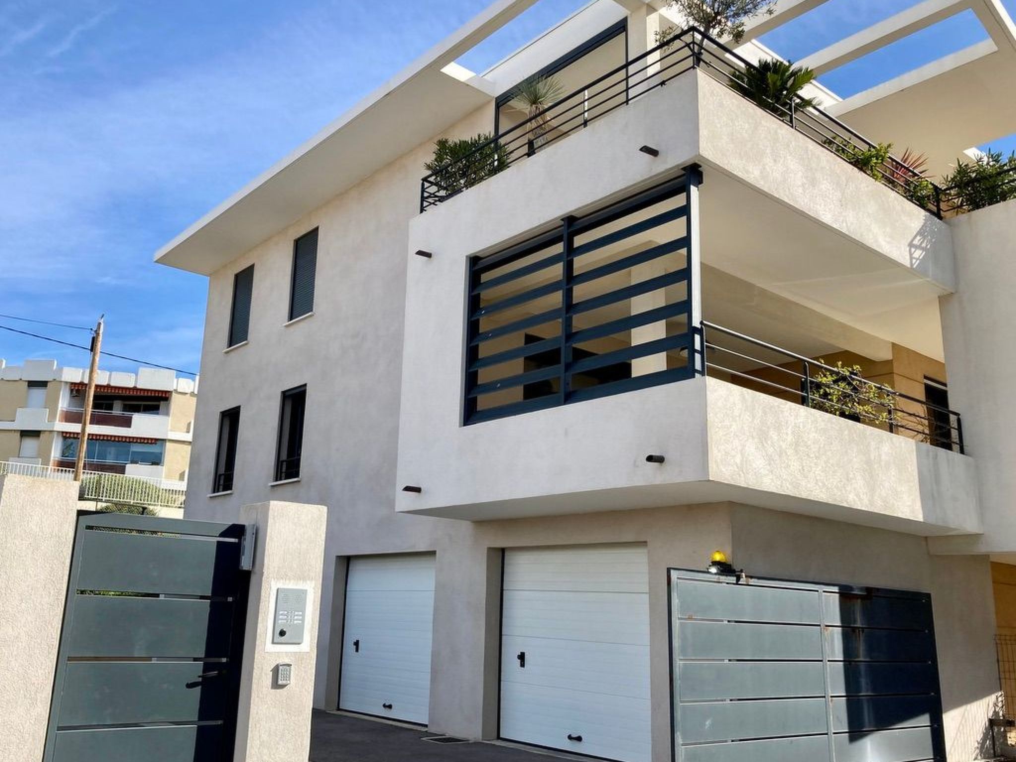 Cosy T3 with intimist garden