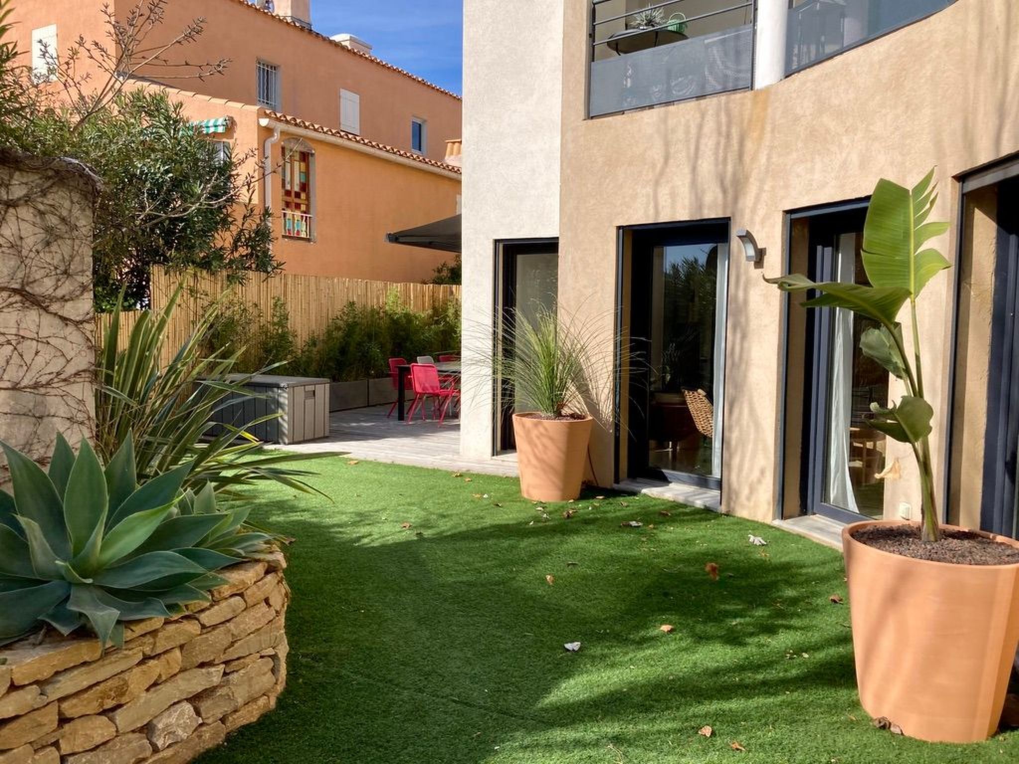 Cosy T3 with intimist garden-Outside