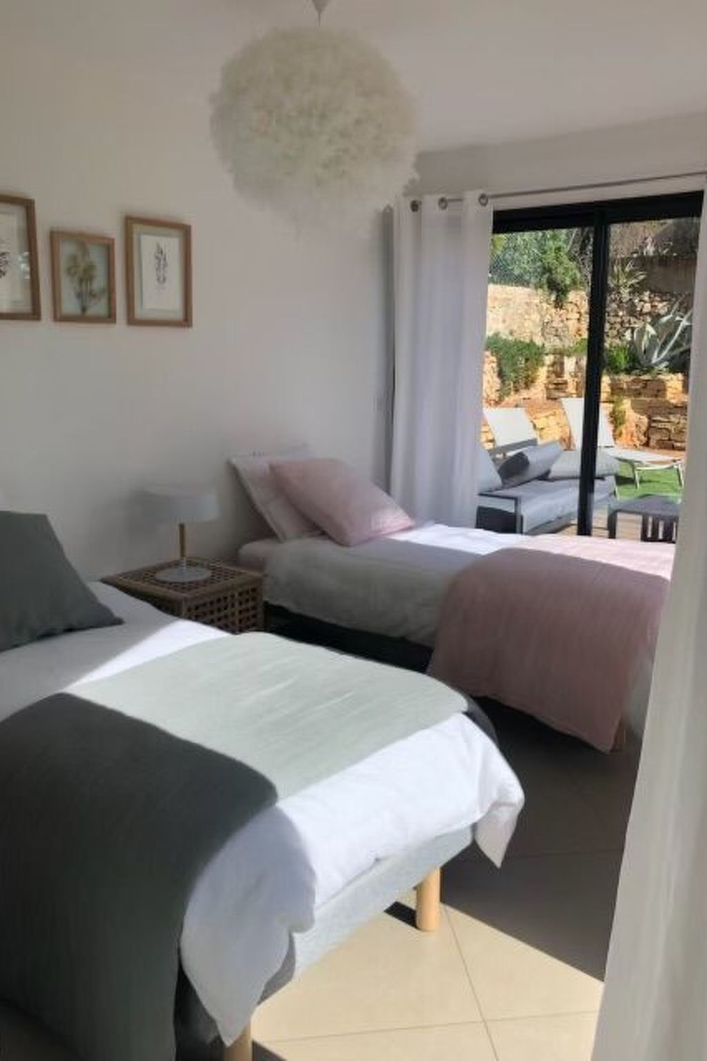 Cosy T3 with intimist garden-Inside