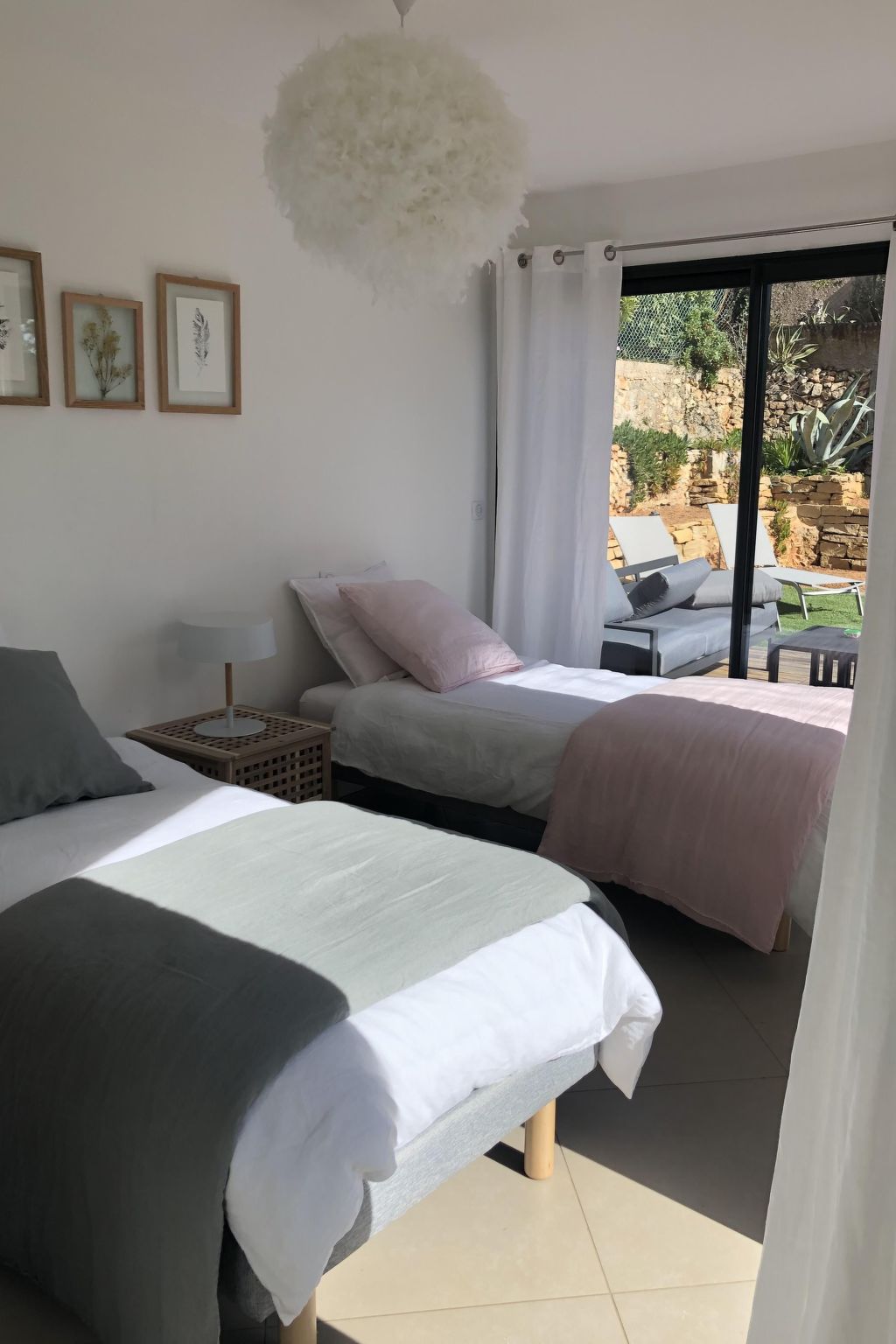 Cosy T3 with intimist garden-Inside