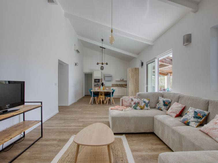 Search and Stay destination Saint-Cyr-sur-Mer, Provence-Alpes-Côte d'Azur - France from AU$ 545. le grand Pin