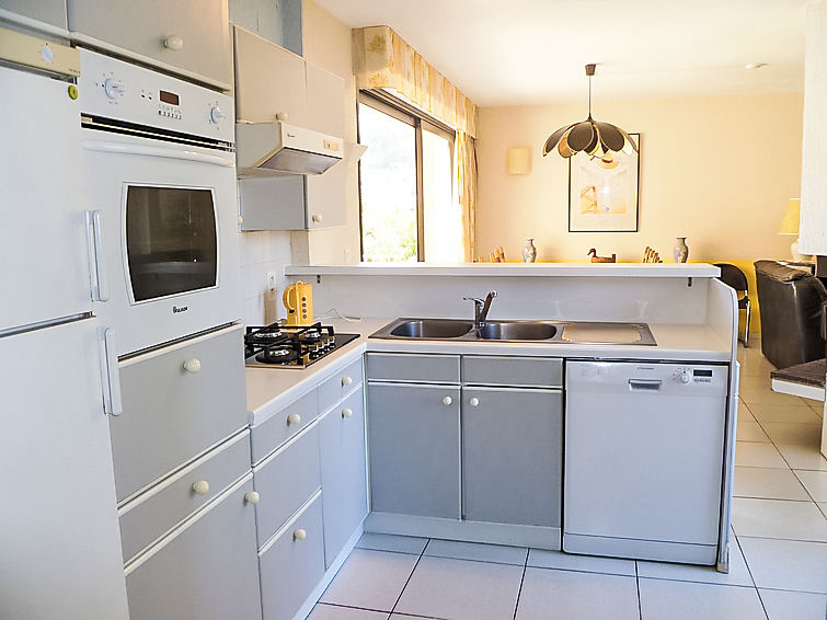 Search and Stay destination Saint-Cyr-sur-Mer, Provence-Alpes-Côte d'Azur - France from AU$ 274. La Madrague d'Azur