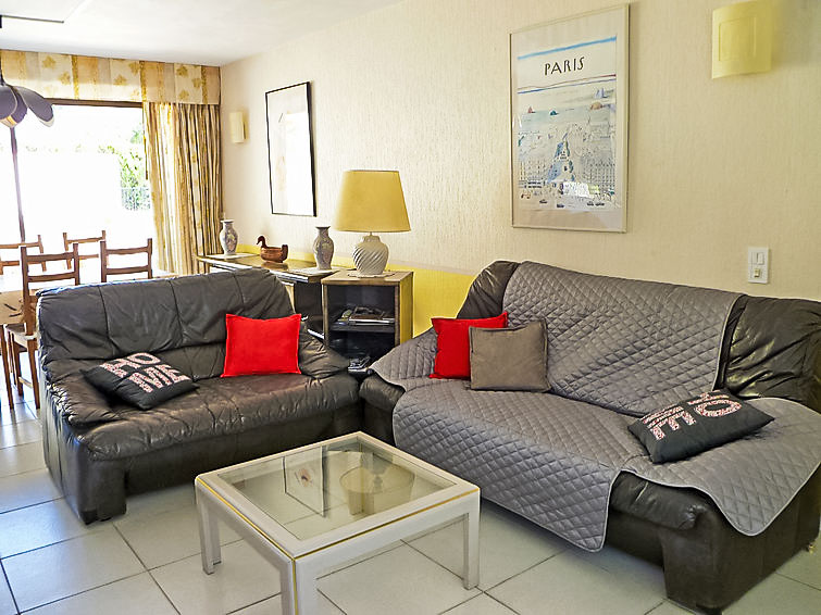 Search and Stay destination Saint-Cyr-sur-Mer, Provence-Alpes-Côte d'Azur - France from AU$ 274. La Madrague d'Azur