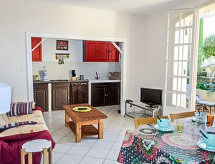 Studio aan zee in Saint Cyr sur Mer met strand op 200 meter - thumbnail 5