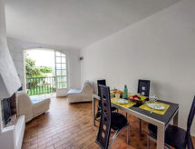 Knus appartement voor 4 aan de Côte d'Azur, 200m van strand - thumbnail 5