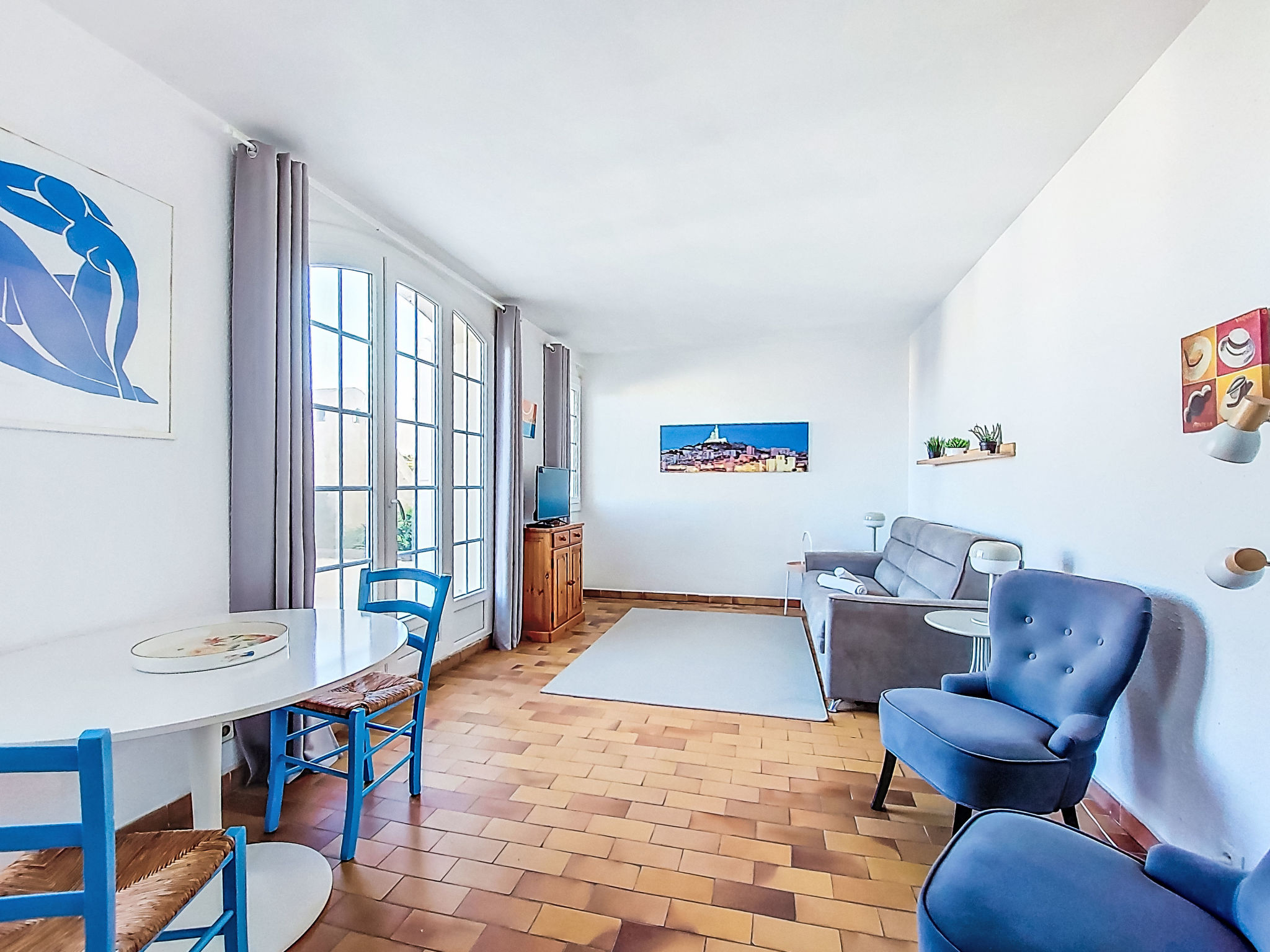 Hameau la Madrague-Drinnen