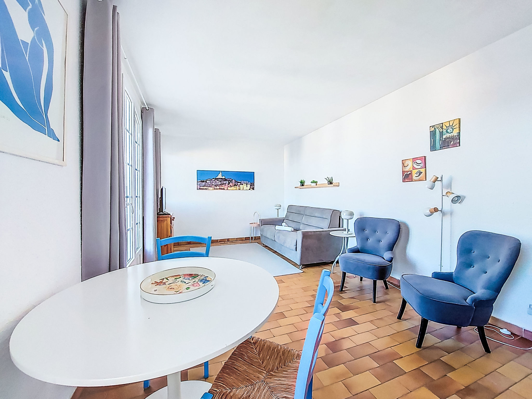 Hameau la Madrague-Drinnen