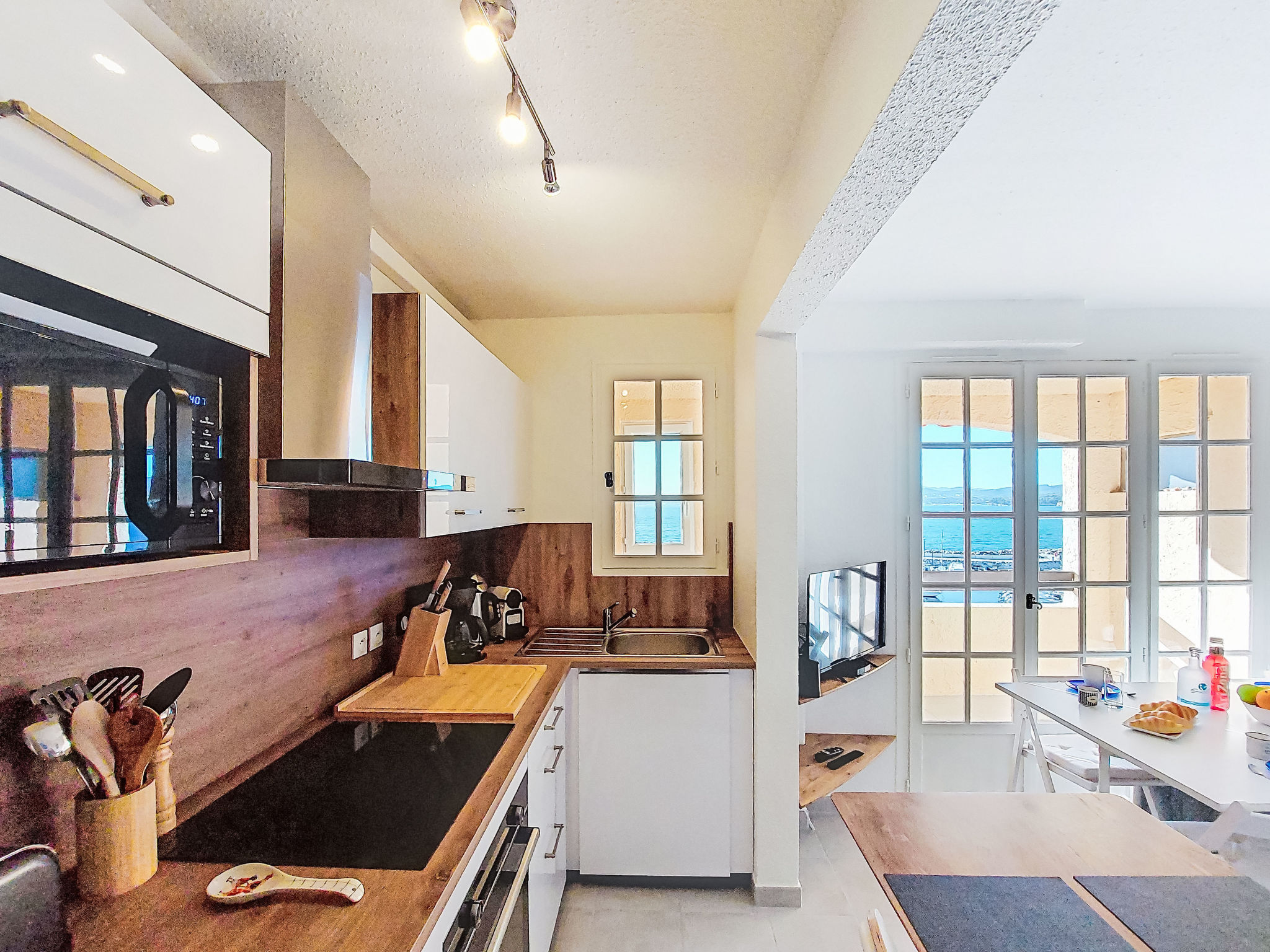 Château de la Madrague-Inside