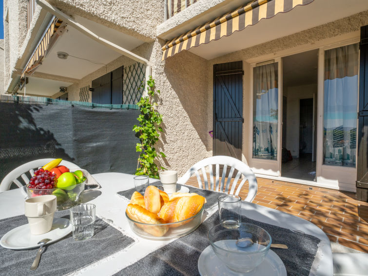 Search and Stay destination Saint-Cyr-sur-Mer, Provence-Alpes-Côte d'Azur - France from AU$ 125. Les Aigues Marines