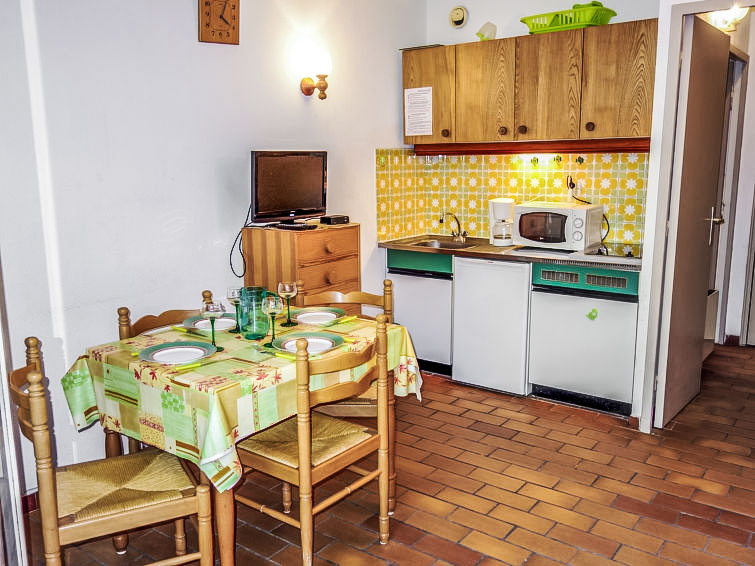 Search and Stay destination Saint-Cyr-sur-Mer, Provence-Alpes-Côte d'Azur - France from AU$ 106. Les Aigues Marines