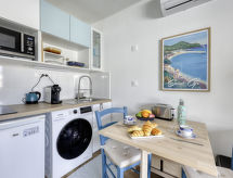 Op 600 m van zee: Knus appartement in Saint Cyr sur Mer La Madrague - thumbnail 3