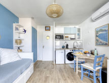 Op 600 m van zee: Knus appartement in Saint Cyr sur Mer La Madrague - thumbnail 2