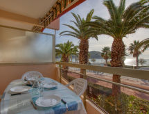Appartement op 50 meter van het zandstrand in Saint Cyr sur mer Les Lecques - thumbnail 3