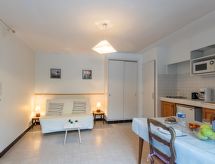 Knus appartement op 30 meter van het zandstrand in Saint Cyr sur Mer - thumbnail 4