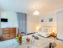 Knus appartement op 30 meter van het zandstrand in Saint Cyr sur Mer - thumbnail 3