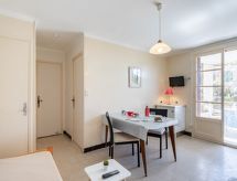 Knus appartement op 30 meter van het zandstrand van Les Lecques - thumbnail 3
