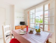 Knus appartement op 30 meter van het zandstrand van Les Lecques - thumbnail 4