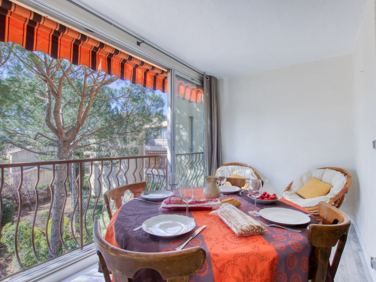 Search and Stay destination Saint-Cyr-sur-Mer, Provence-Alpes-Côte d'Azur - France from AU$ 141. Punta Marina