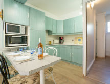 Knus appartement op 150 meter van het strand in Les Lecques - thumbnail 3