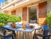 Knus appartement op 150 meter van het strand in Les Lecques - thumbnail 1