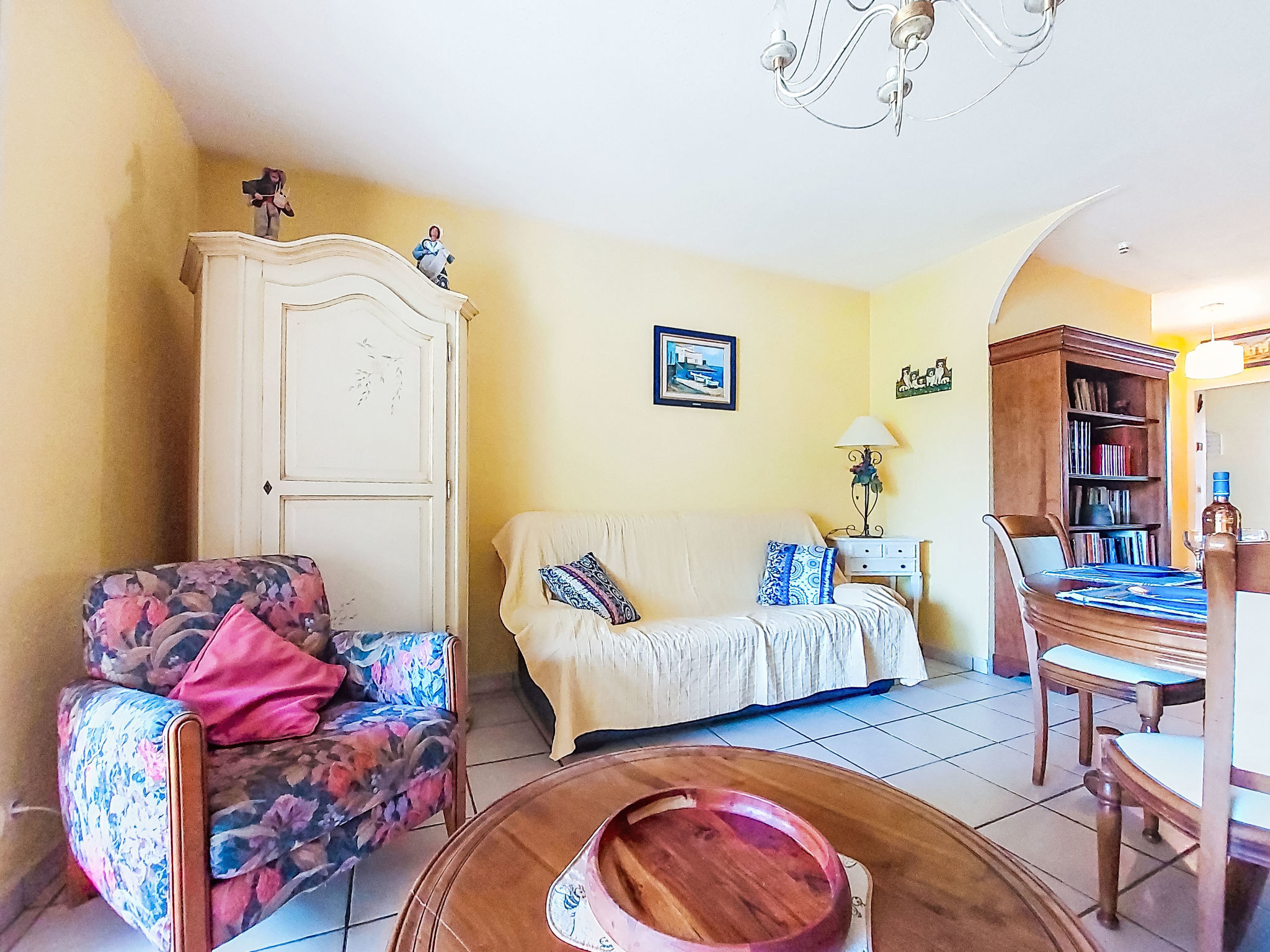 L'Ile heureuse-Inside